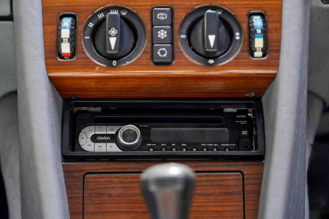 1990 Mercedes-Benz W124 E-Class - Image 29 of 31