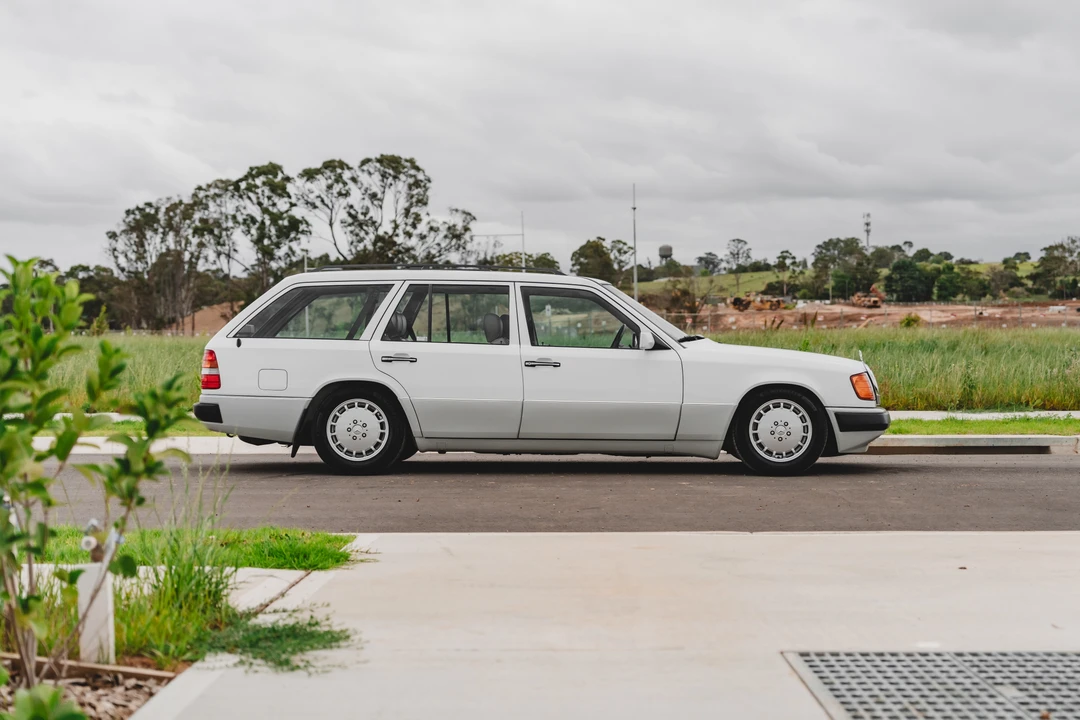 1990 Mercedes-Benz W124 E-Class - Image 8 of 31