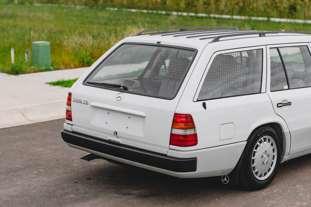 1990 Mercedes-Benz W124 E-Class - Image 29 of 31