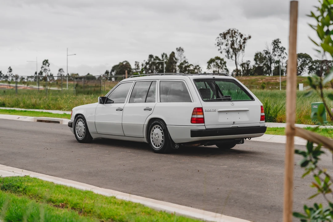 1990 Mercedes-Benz W124 E-Class - Image 13 of 31