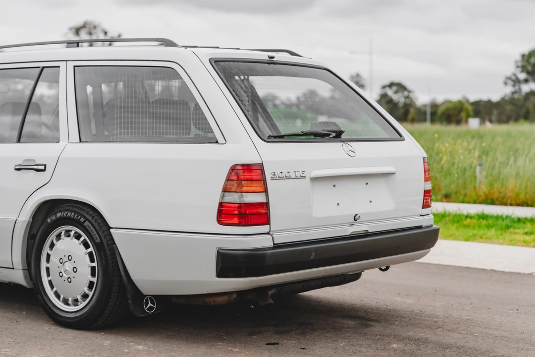 1990 Mercedes-Benz W124 E-Class - Image 30 of 31