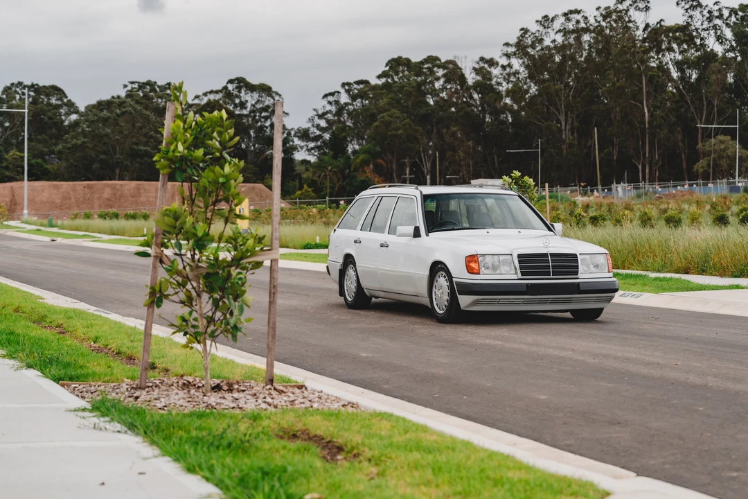 1990 Mercedes-Benz W124 E-Class - Image 18 of 31