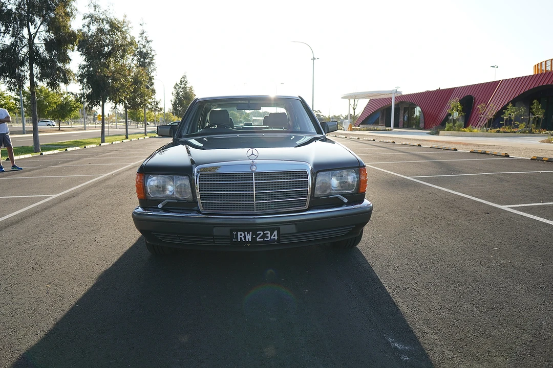 1990 Mercedes-Benz W126 S-Class Sedan - Image 2 of 31