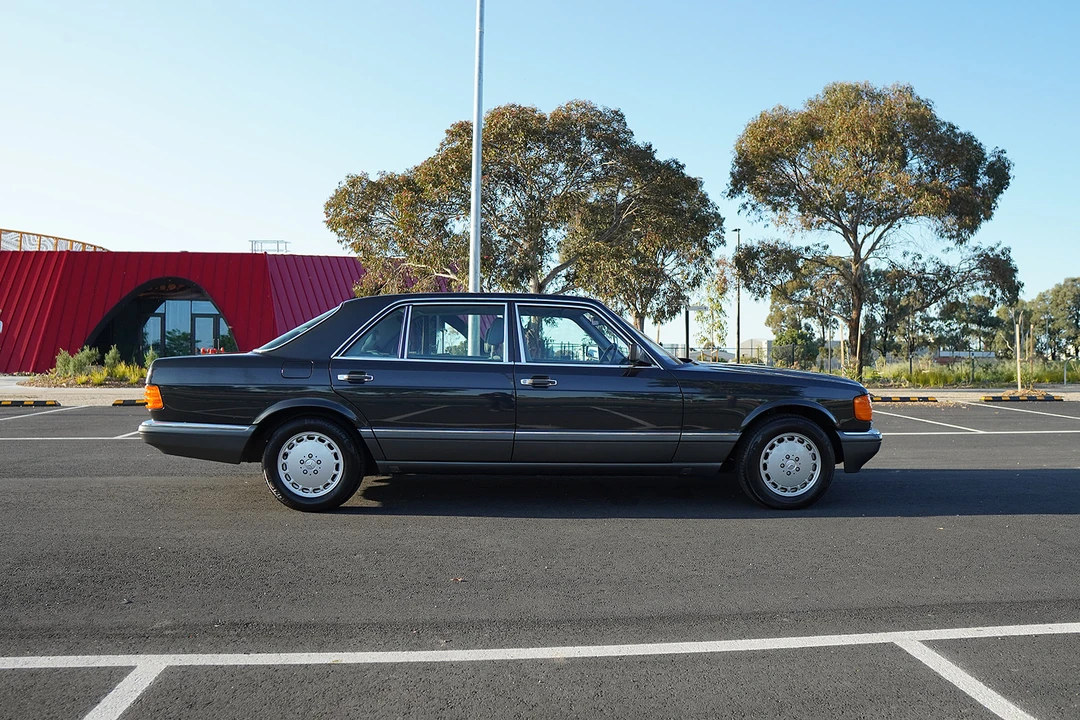 1990 Mercedes-Benz W126 S-Class Sedan - Image 4 of 31