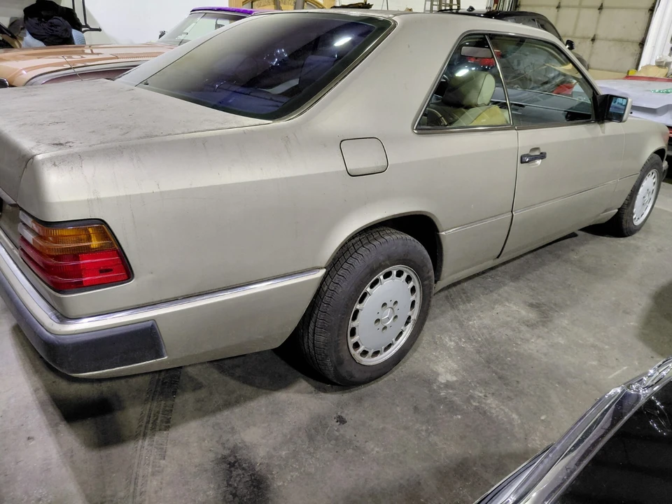 1990 Mercedes-Benz W124 E-Class - Image 4 of 9
