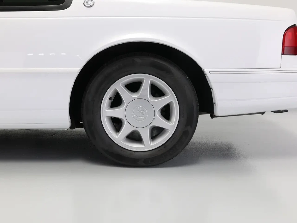 1990 Mercury Cougar 4th+ Gen - Image 21 of 31