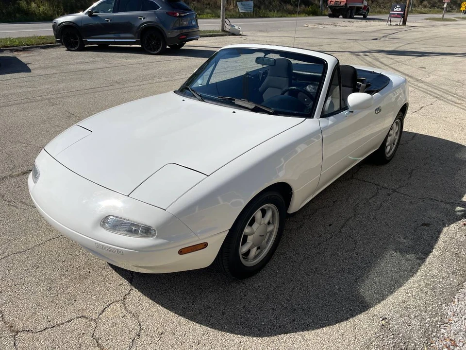 1990 Mazda NA MX-5 Miata - Image 4 of 24