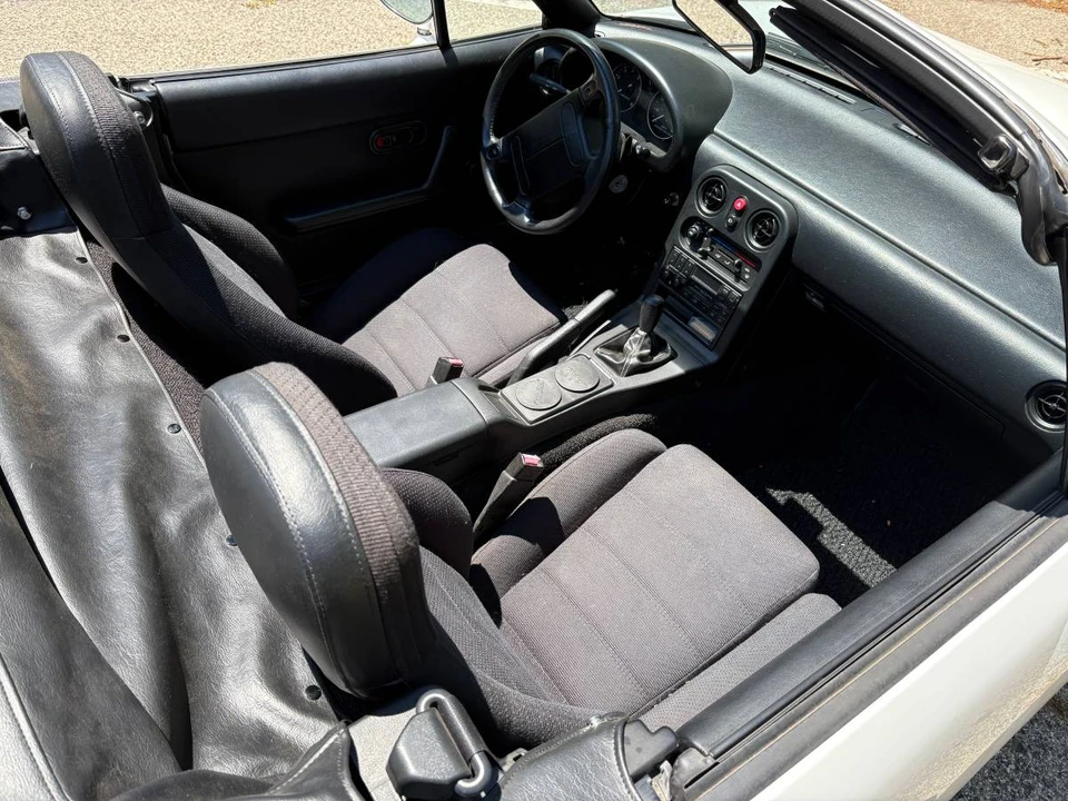 1990 Mazda NA MX-5 Miata - Image 20 of 24