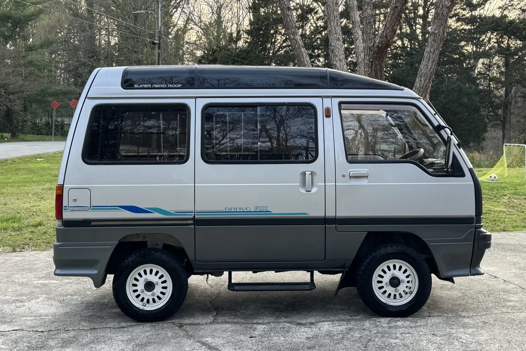 1990 Mitsubishi Minicab 4th Gen - Image 8 of 31