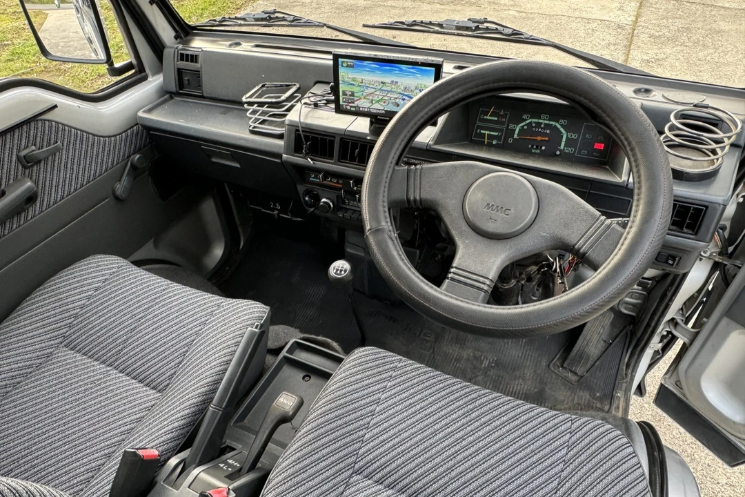 1990 Mitsubishi Minicab 4th Gen - Image 28 of 31