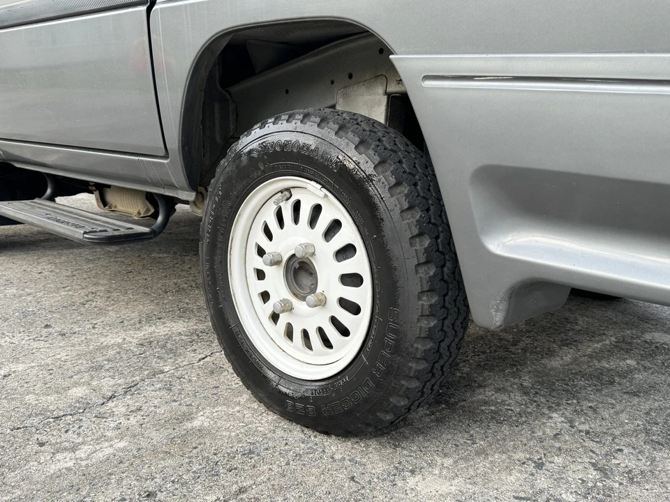 1990 Mitsubishi Minicab 4th Gen - Image 17 of 31