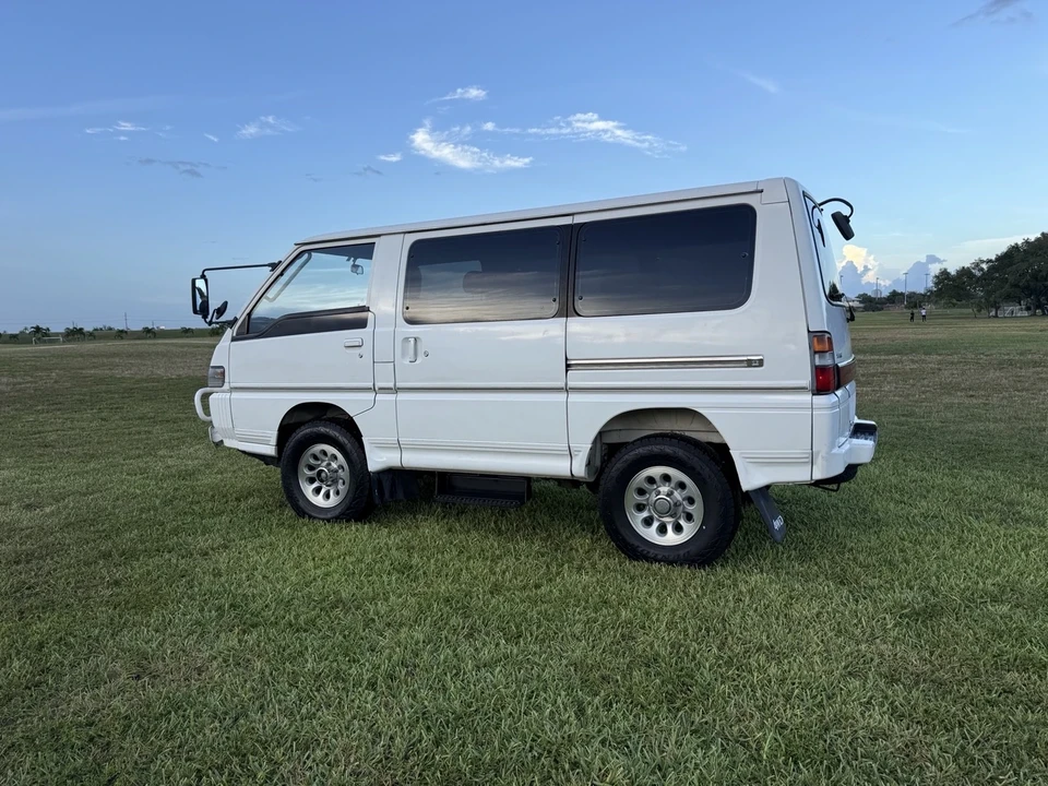 1990 Mitsubishi Delica 3rd Gen - Image 18 of 21