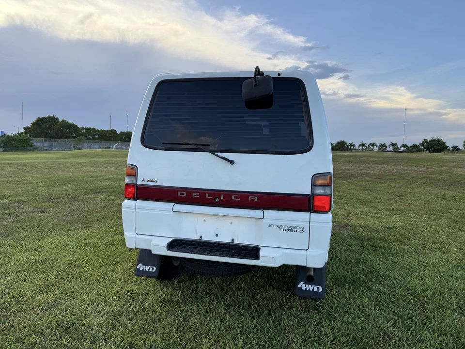 1990 Mitsubishi Delica 3rd Gen - Image 13 of 21