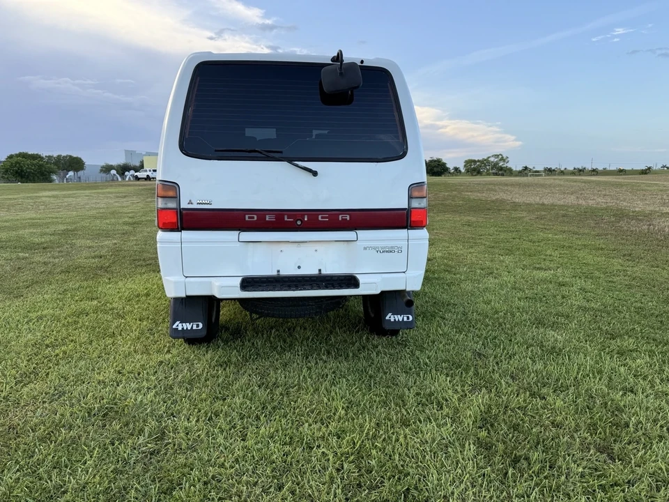 1990 Mitsubishi Delica 3rd Gen - Image 16 of 21