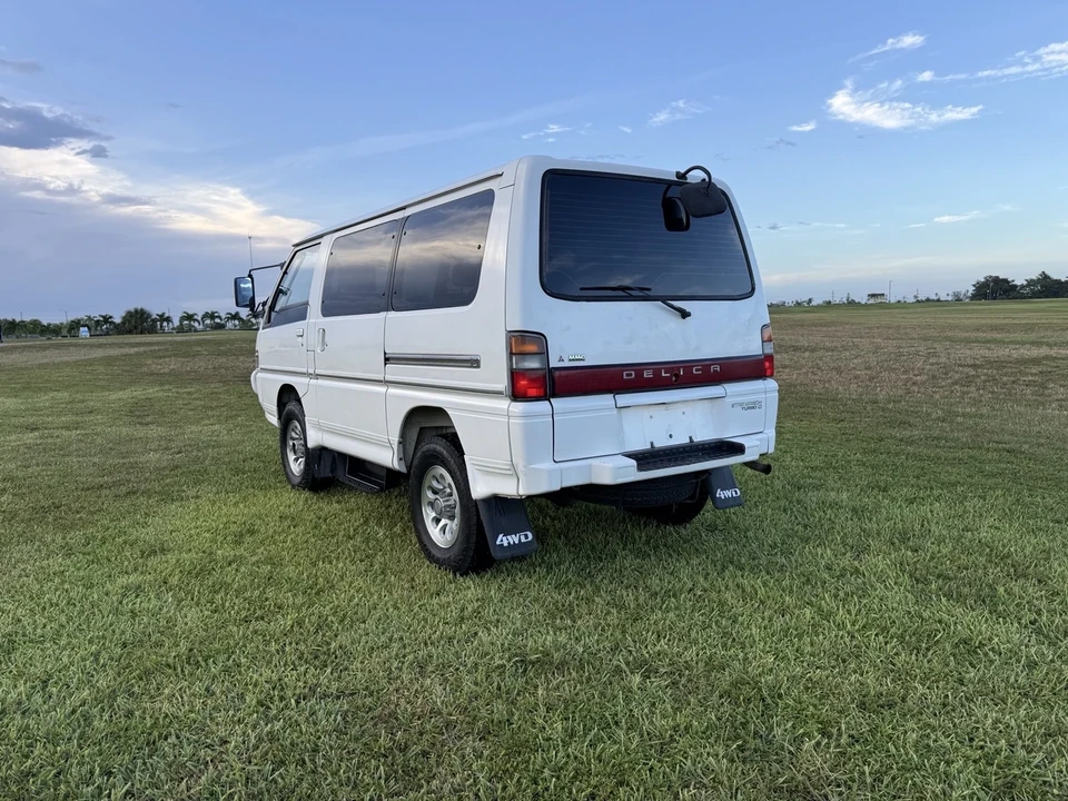 1990 Mitsubishi Delica 3rd Gen - Image 12 of 21