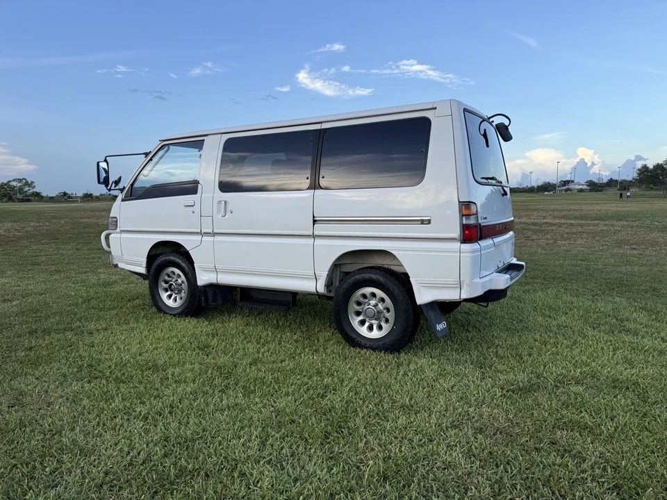 1990 Mitsubishi Delica 3rd Gen - Image 19 of 21