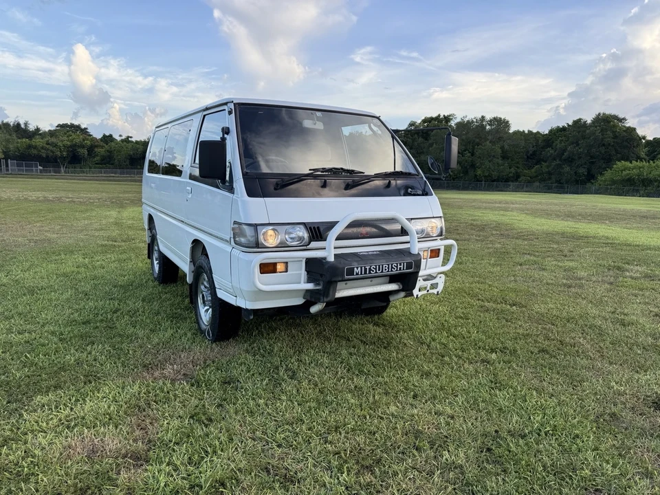 1990 Mitsubishi Delica 3rd Gen - Image 2 of 21