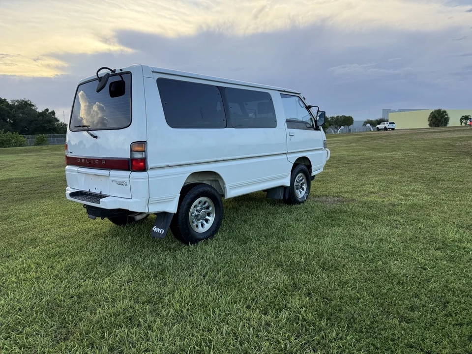 1990 Mitsubishi Delica 3rd Gen - Image 10 of 21