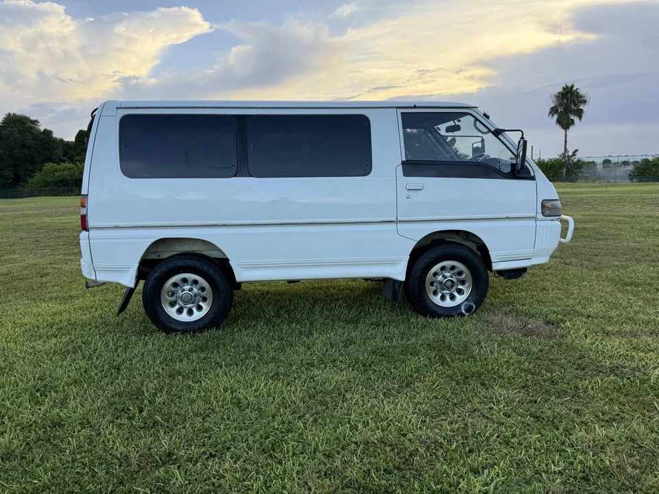 1990 Mitsubishi Delica 3rd Gen - Image 8 of 21