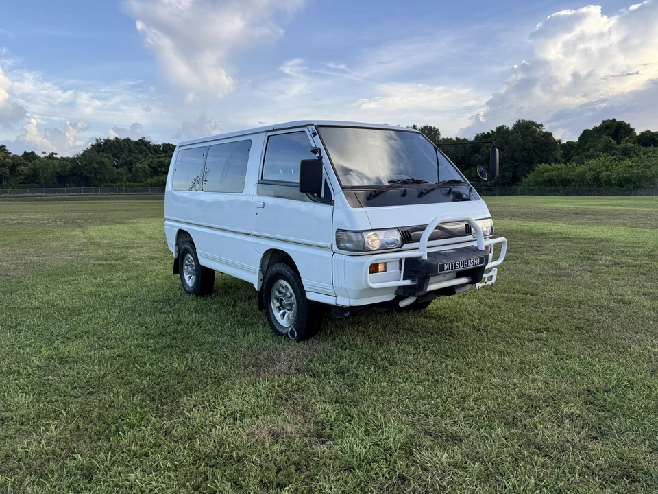 1990 Mitsubishi Delica 3rd Gen - Image 19 of 31