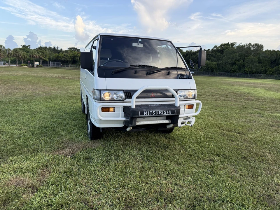 1990 Mitsubishi Delica 3rd Gen - Image 15 of 31