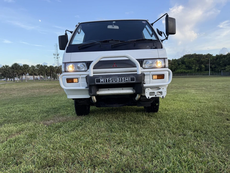 1990 Mitsubishi Delica 3rd Gen - Image 14 of 31