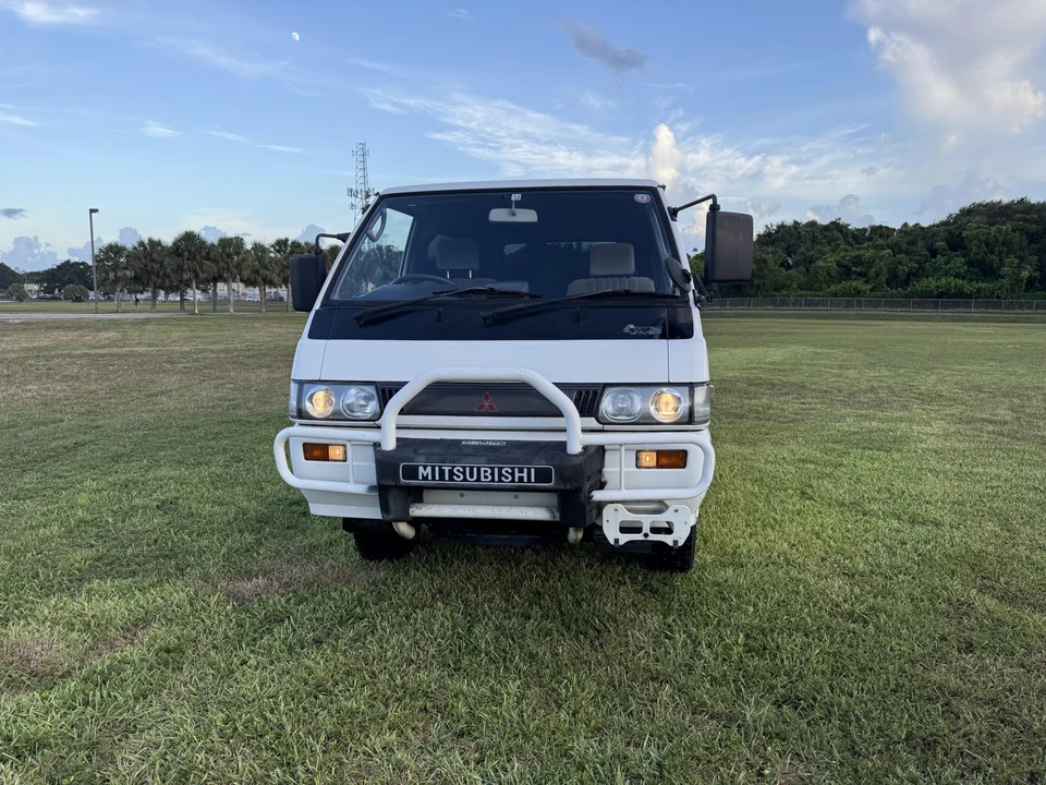 1990 Mitsubishi Delica 3rd Gen - Image 10 of 31
