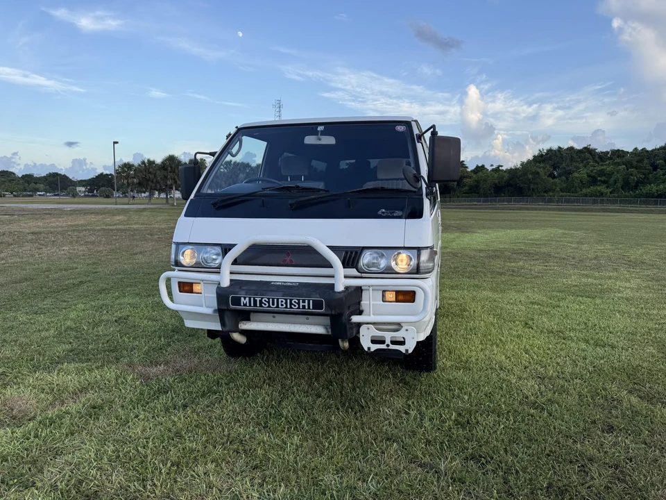 1990 Mitsubishi Delica 3rd Gen - Image 11 of 31