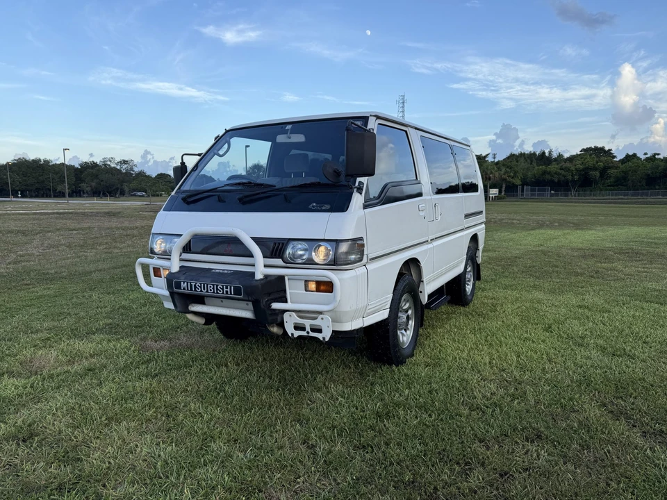 1990 Mitsubishi Delica 3rd Gen - Image 7 of 31