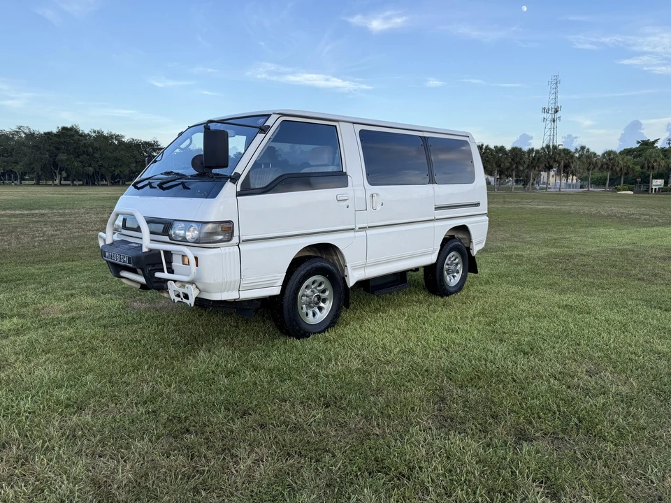 1990 Mitsubishi Delica 3rd Gen - Image 4 of 31
