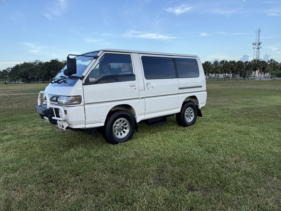 1990 Mitsubishi Delica 3rd Gen - Image 3 of 31