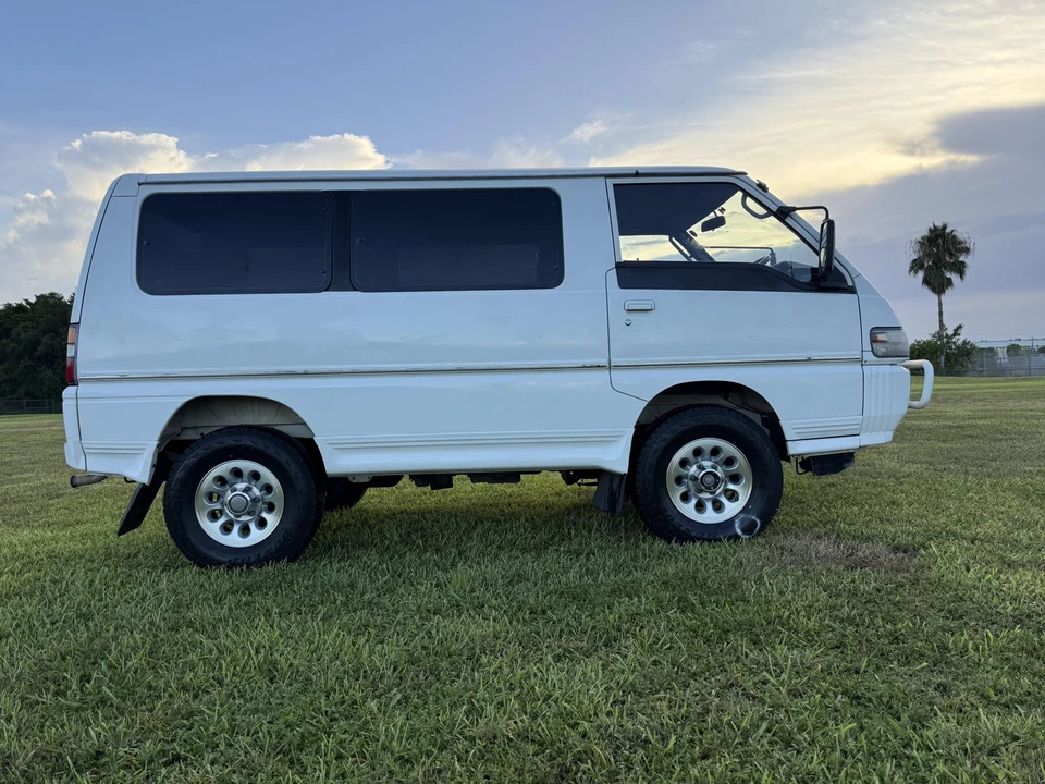 1990 Mitsubishi Delica 3rd Gen - Image 26 of 31