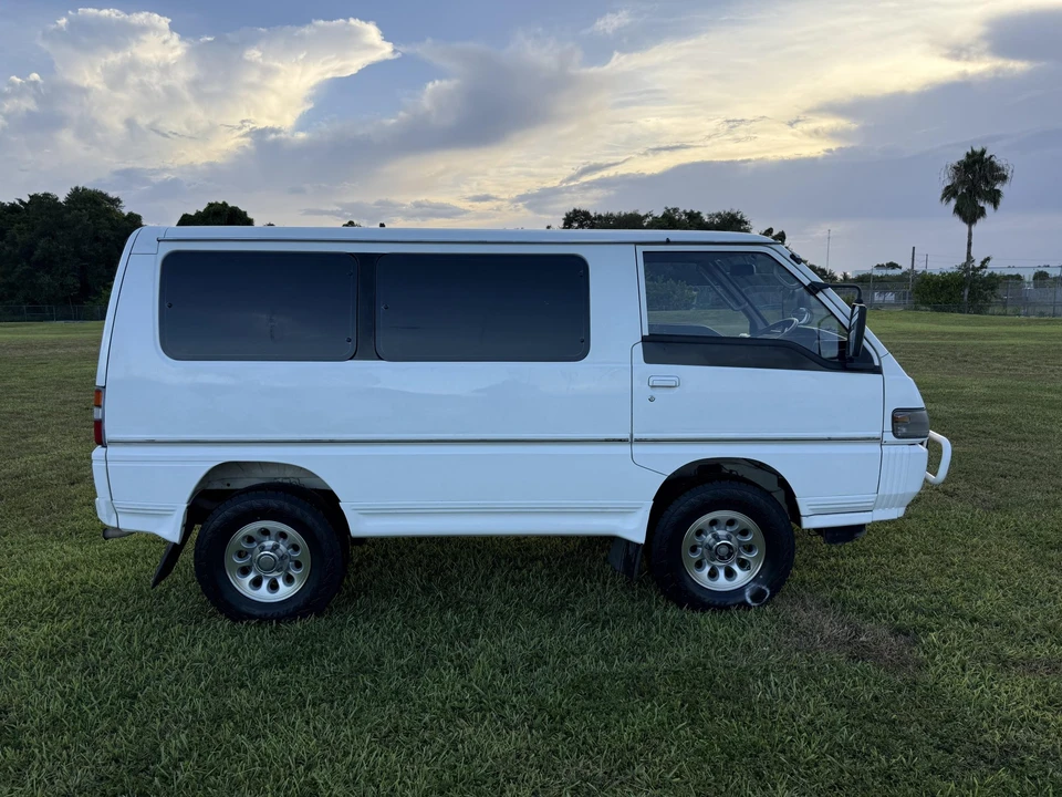 1990 Mitsubishi Delica 3rd Gen - Image 29 of 31