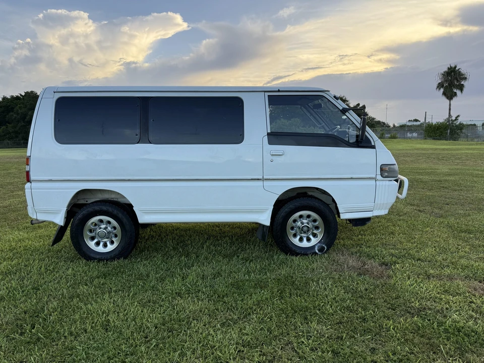1990 Mitsubishi Delica 3rd Gen - Image 27 of 31