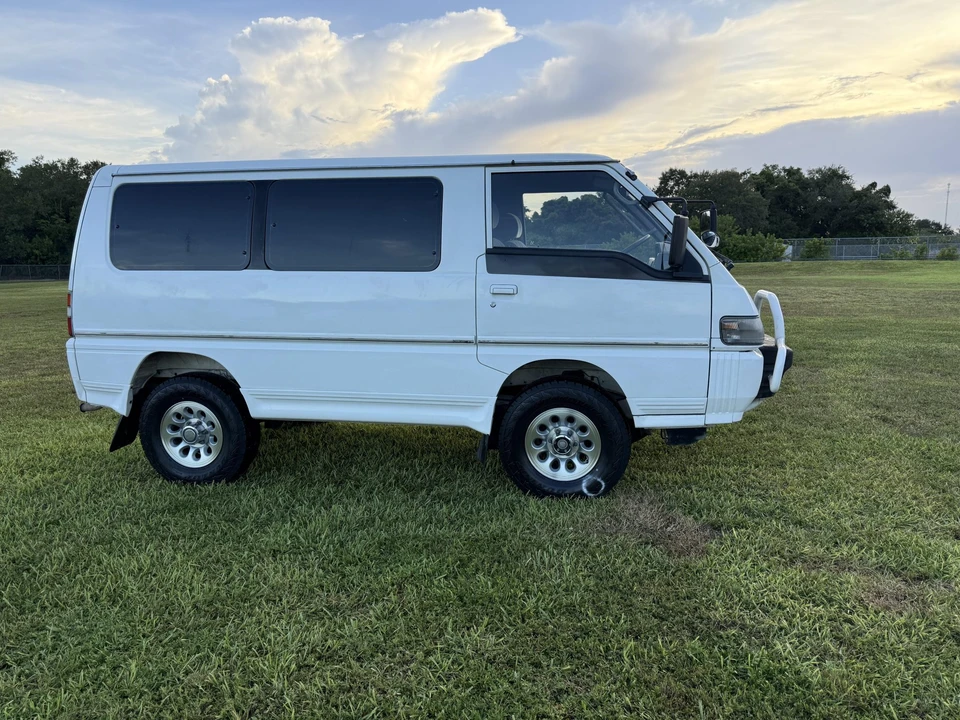 1990 Mitsubishi Delica 3rd Gen - Image 28 of 31
