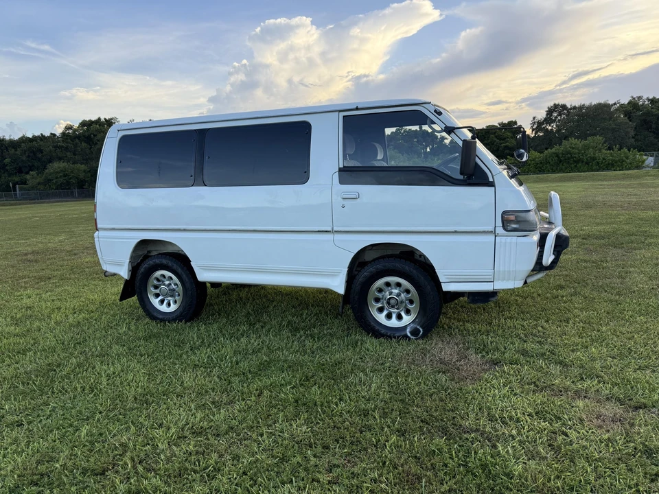 1990 Mitsubishi Delica 3rd Gen - Image 30 of 31