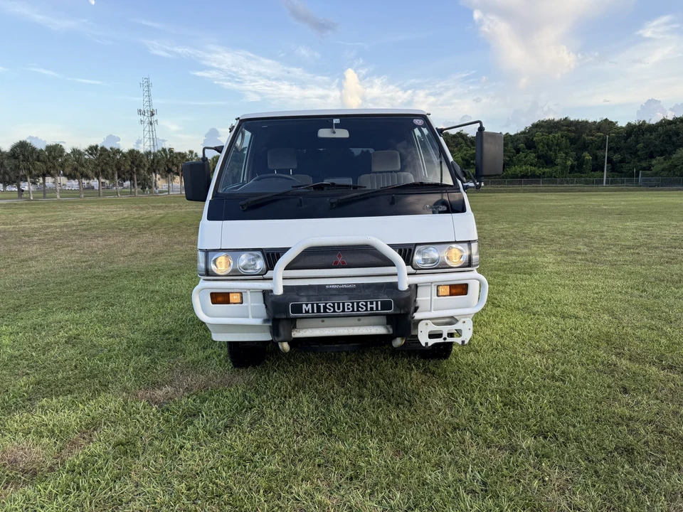 1990 Mitsubishi Delica 3rd Gen - Image 13 of 31
