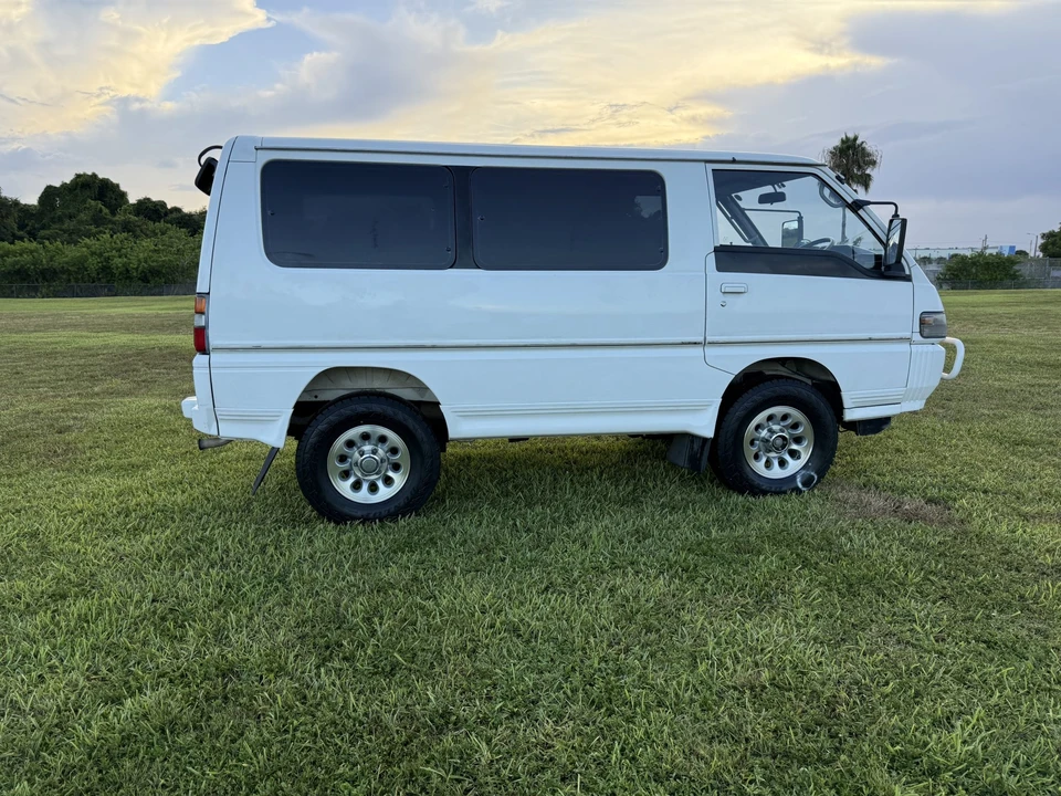 1990 Mitsubishi Delica 3rd Gen - Image 31 of 31