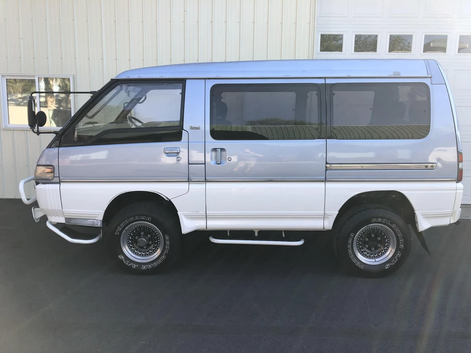 1990 Mitsubishi Delica 2nd Gen - Image 9 of 31