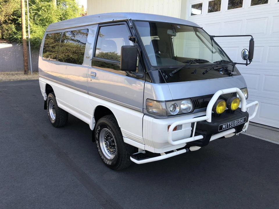 1990 Mitsubishi Delica 2nd Gen - Image 12 of 31