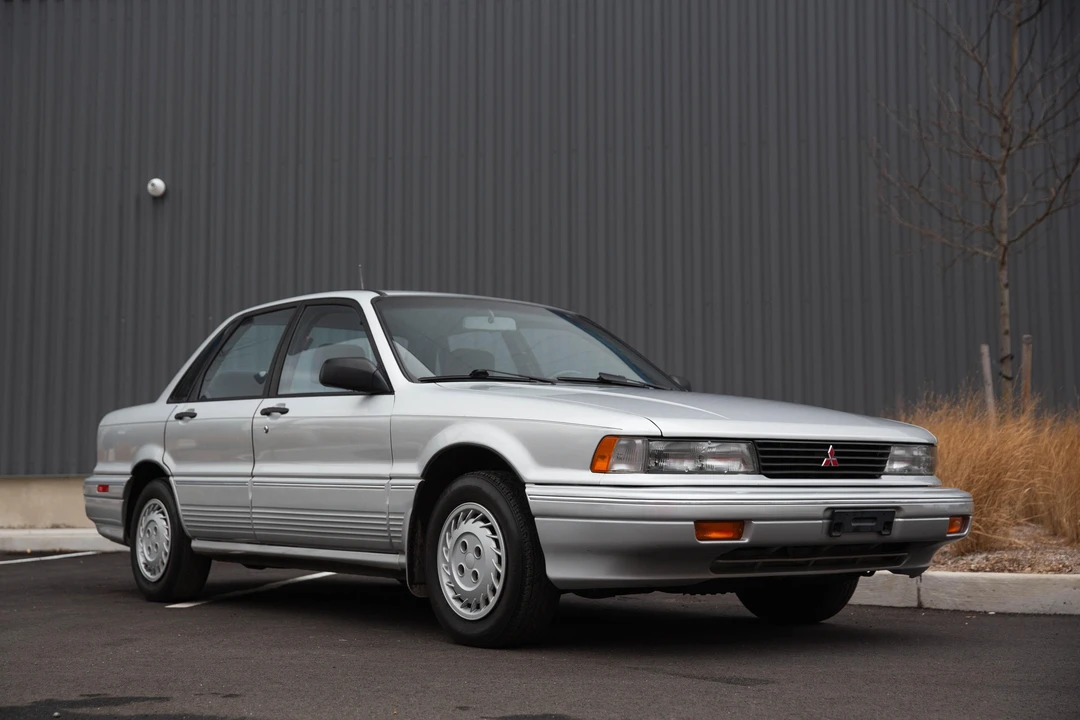 1990 Mitsubishi Galant 6th Gen - Image 16 of 31