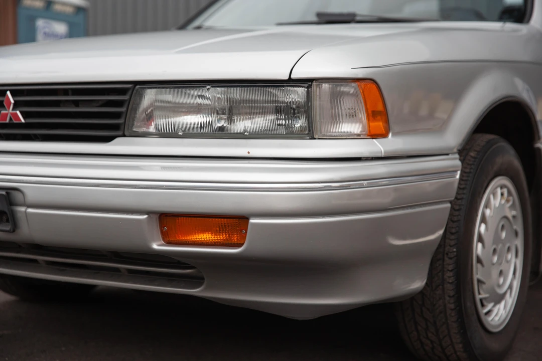 1990 Mitsubishi Galant 6th Gen - Image 21 of 31