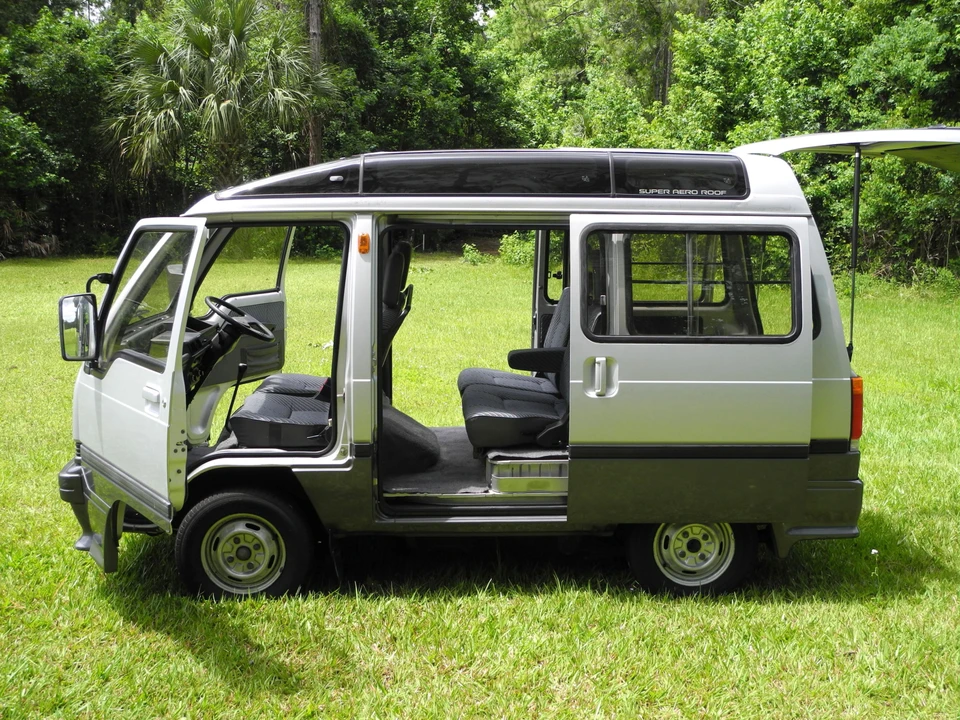 1990 Mitsubishi Minicab 4th Gen - Image 17 of 31