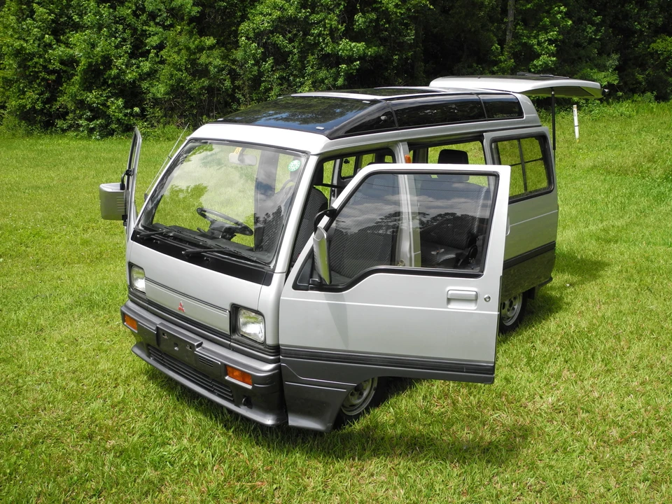 1990 Mitsubishi Minicab 4th Gen - Image 16 of 31