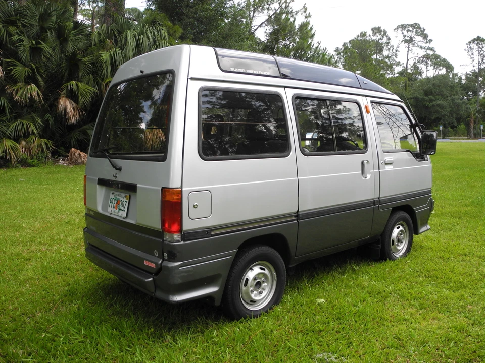 1990 Mitsubishi Minicab 4th Gen - Image 3 of 31