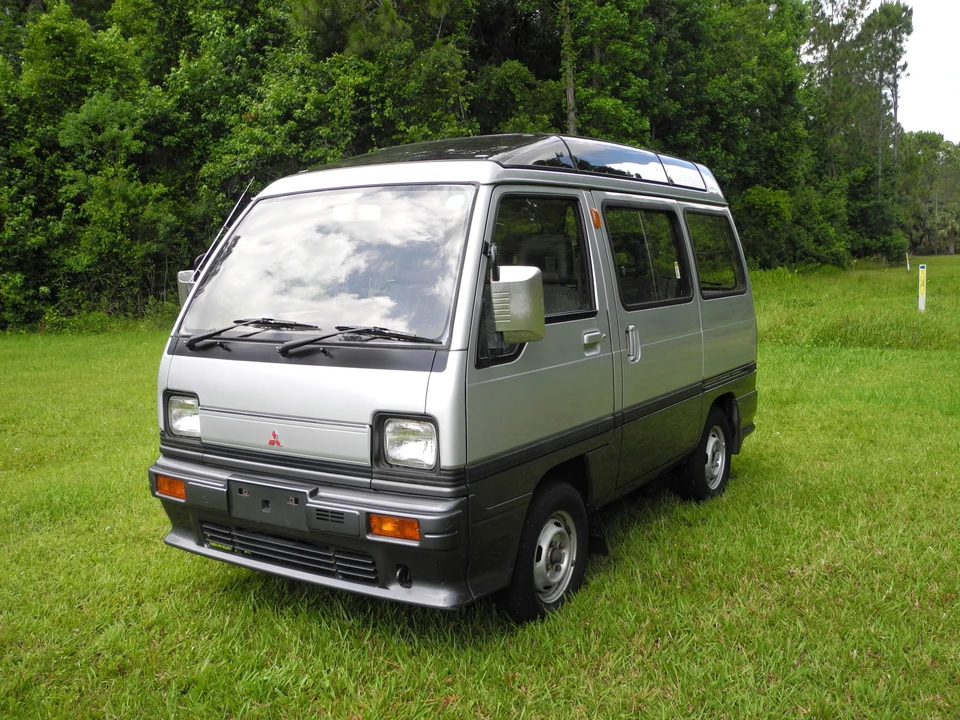1990 Mitsubishi Minicab 4th Gen - Image 9 of 31