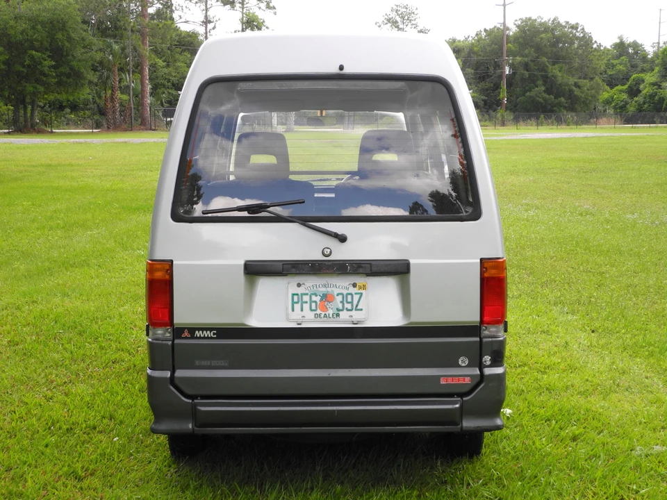 1990 Mitsubishi Minicab 4th Gen - Image 15 of 31