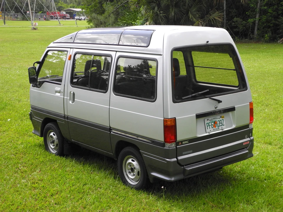 1990 Mitsubishi Minicab 4th Gen - Image 13 of 31