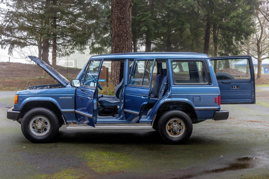 1990 Mitsubishi Pajero/Montero 1st Gen - Image 11 of 31