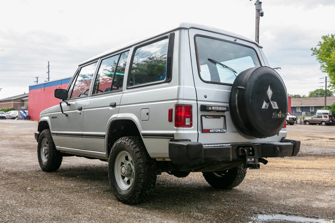 1990 Mitsubishi Pajero/Montero 1st Gen - Image 4 of 31